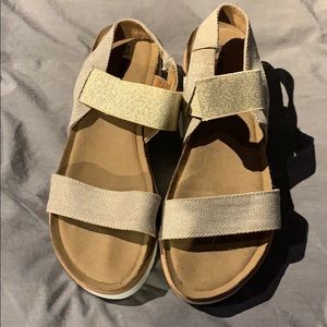 Platform sandals